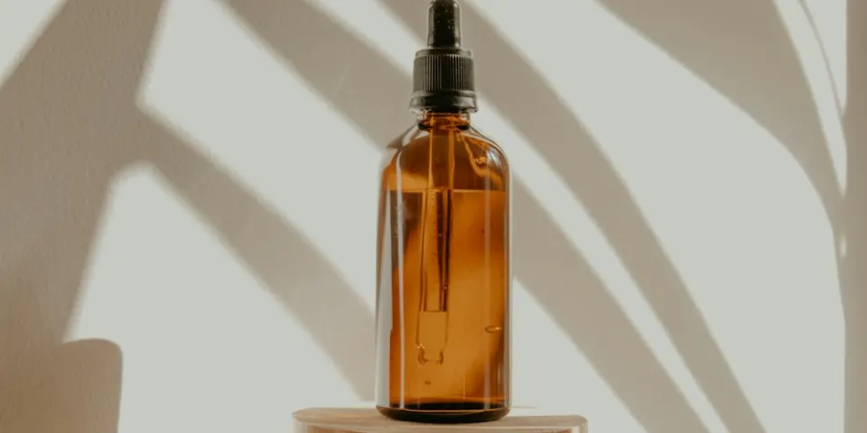 Frasco gotero de sérum facial